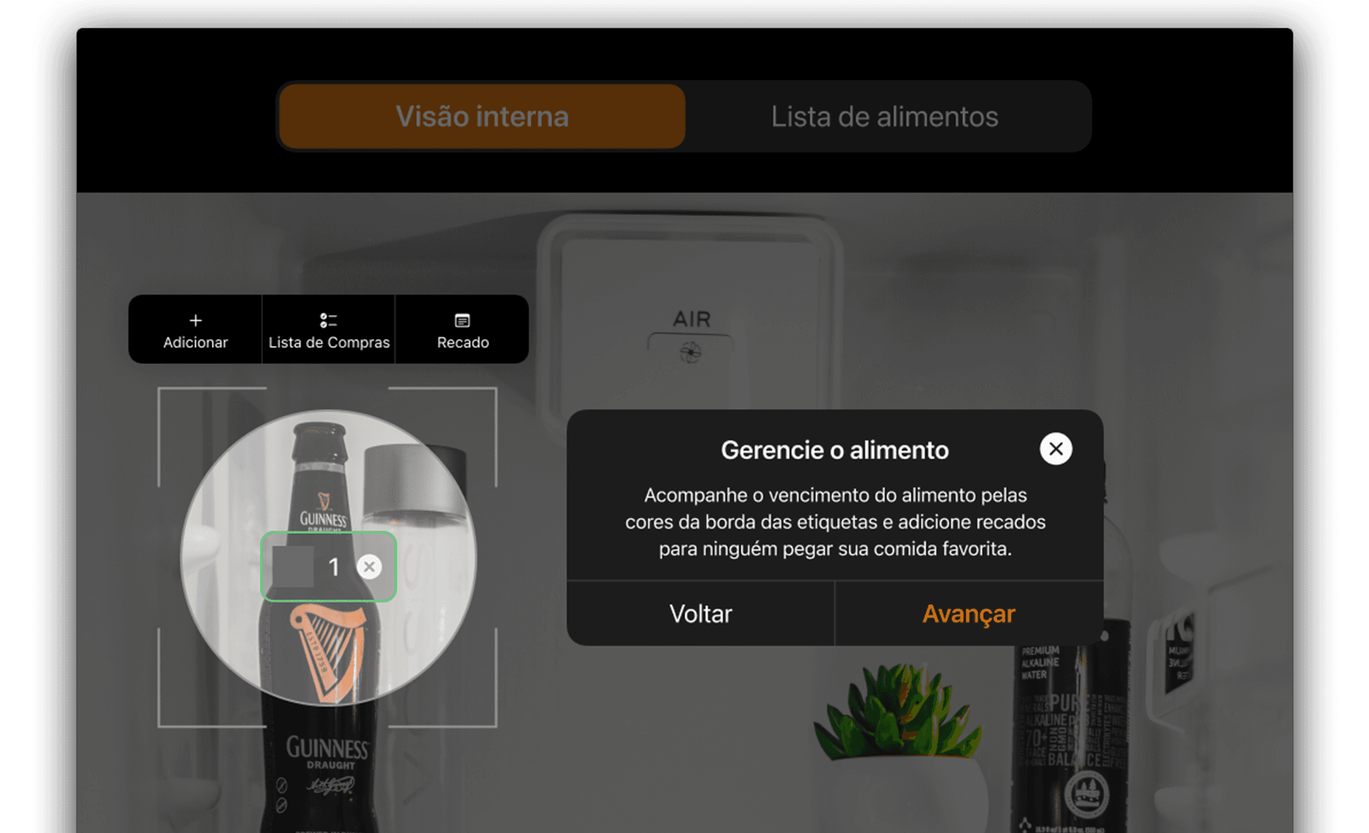 Imagem da parte de dentro de uma geladeira